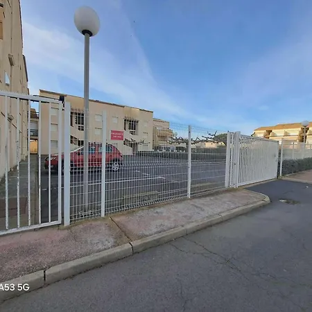 Climatise Pour 6 Avec Piscine, Terrasse Et Parking Pres De La - Fr-1-326-793 *