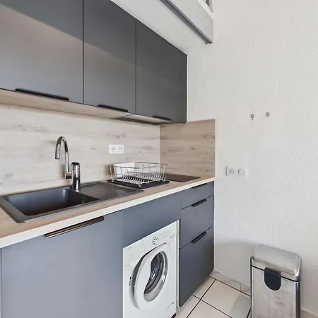 Climatise Pour 6 Avec Piscine, Terrasse Et Parking Pres De La - Fr-1-326-793